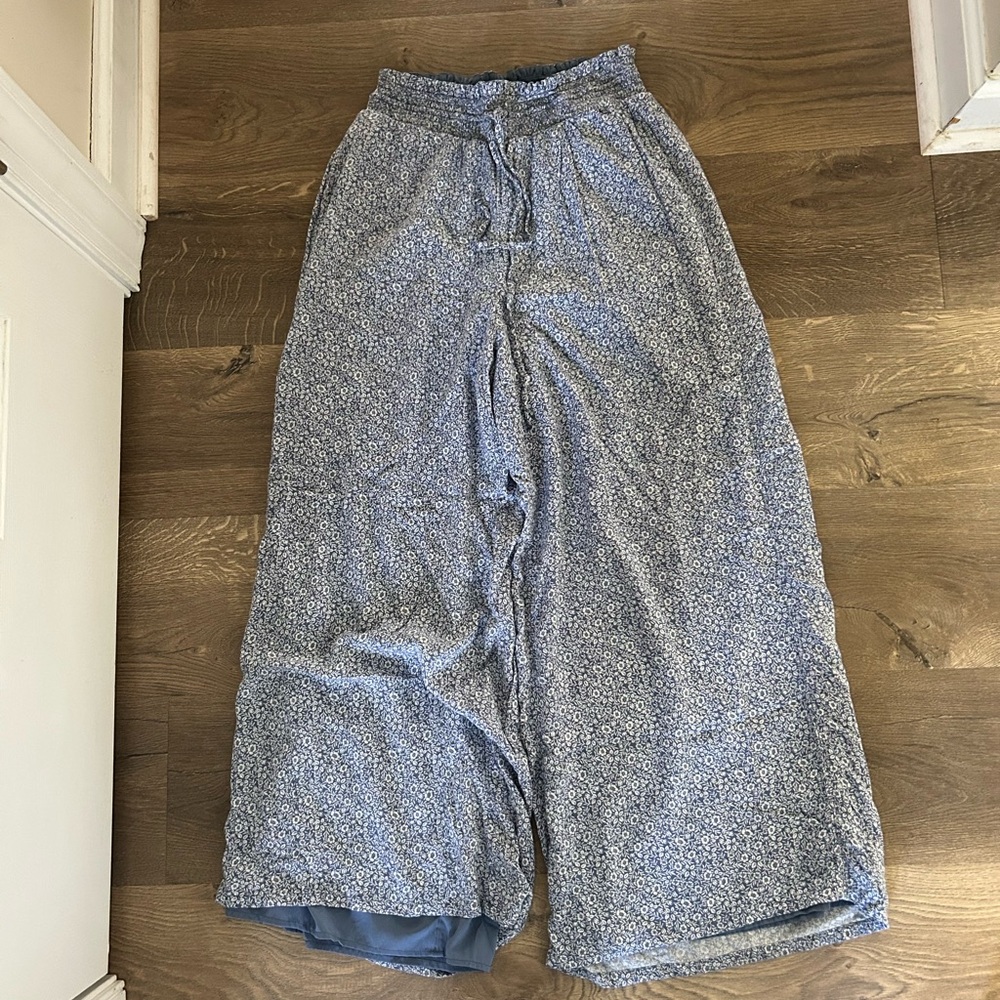 AE Floral Blue Wide-Leg Pants